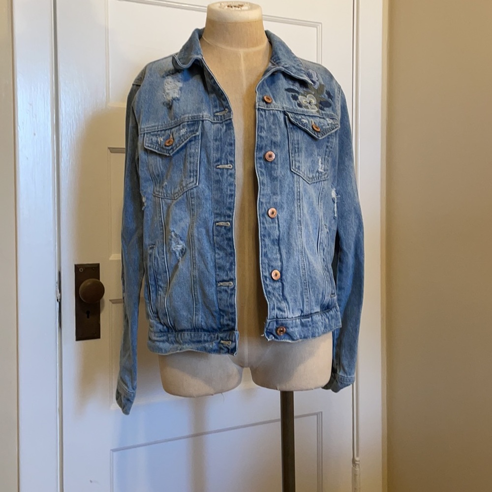 Forever 21 Denim Jean jacket floral accent - Picture 1 of 11